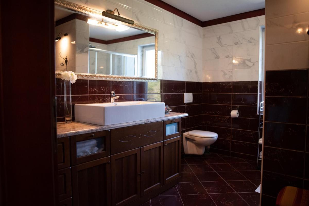 Castle House Rooms, Swimming Pool & Sauna & Tennis Court & Wine Cellar 세자나 외부 사진
