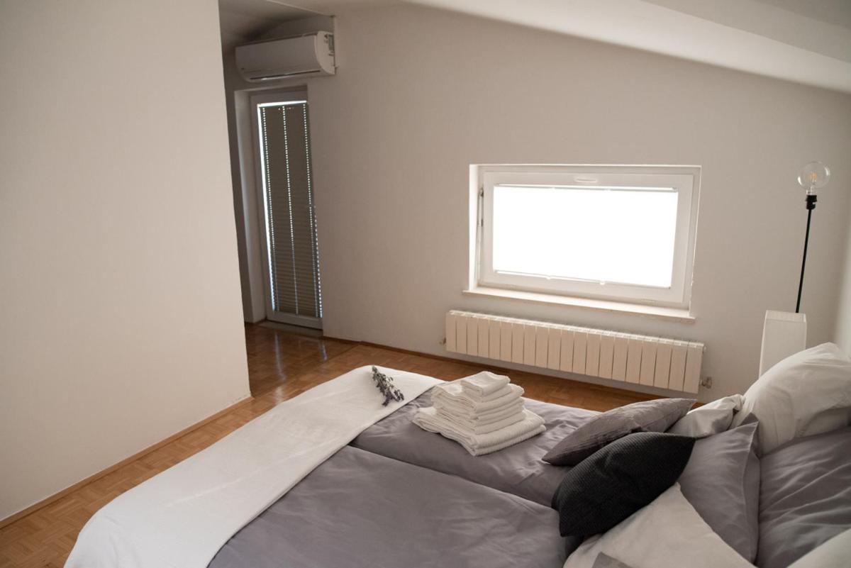 Castle House Rooms, Swimming Pool & Sauna & Tennis Court & Wine Cellar 세자나 외부 사진
